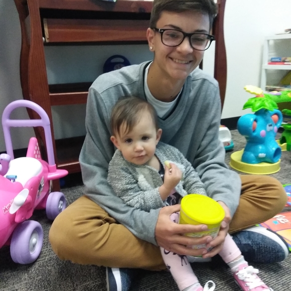 Meet your Posher, Anika - Picture 1 of 1